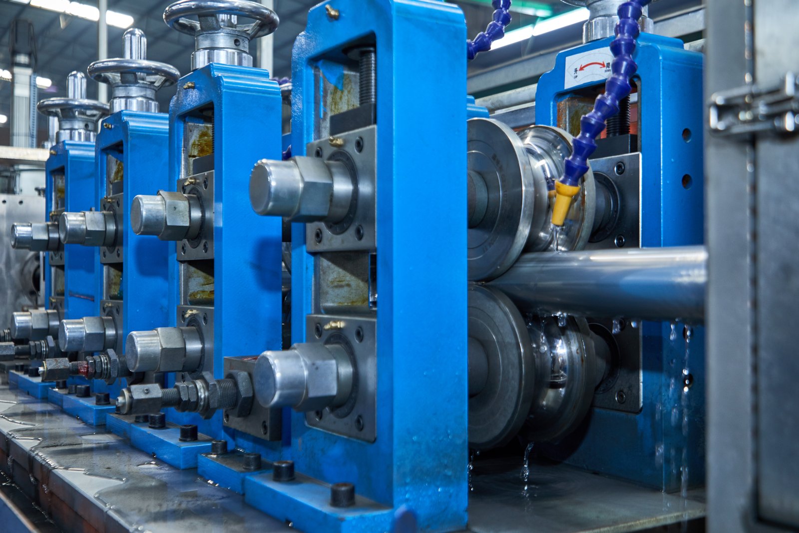 MFY pipe forming mill featuring synchronized high-pressure rollers for stainless steel tubing